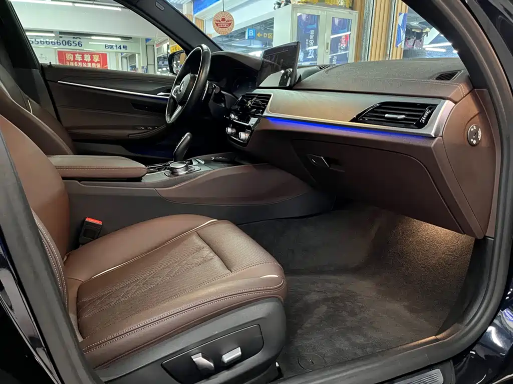 BMW 5 Series 2022 — фото 14