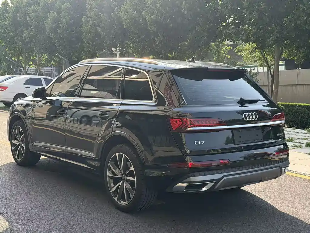 Audi Q7 2023 — фото 4