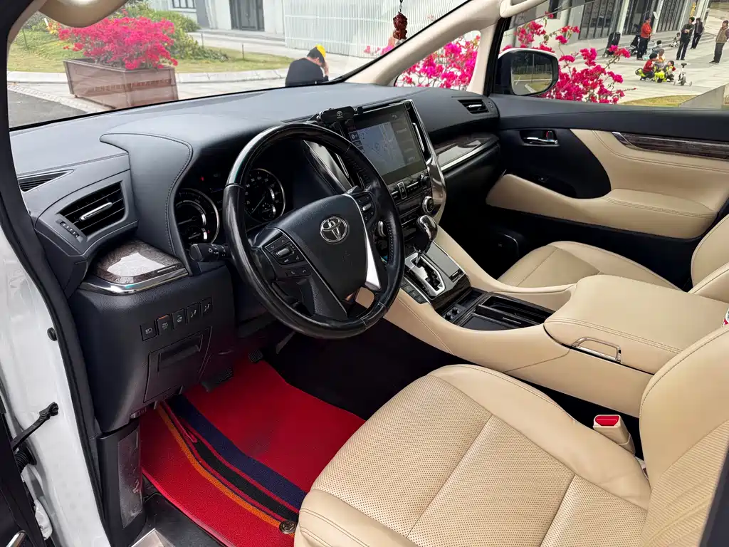 Toyota Alphard 2021 — фото 7