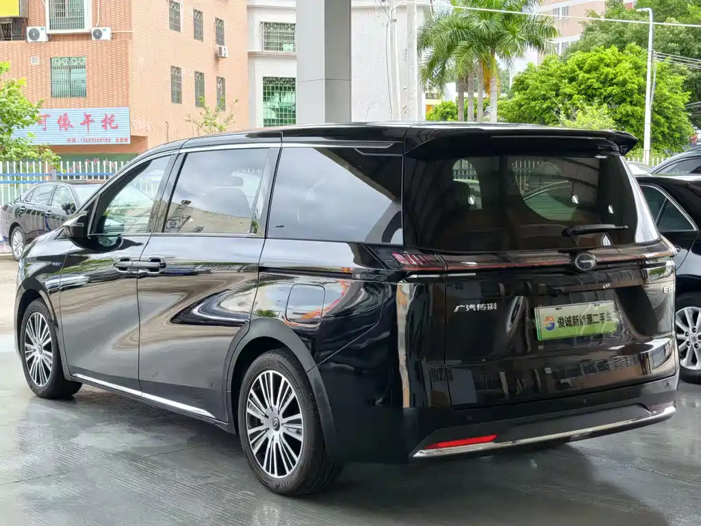 GAC Motor E8 PHEV 2024 — фото 4