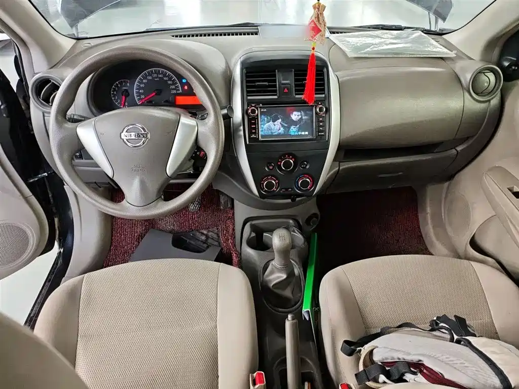 Nissan Sunny 2015 — фото 6