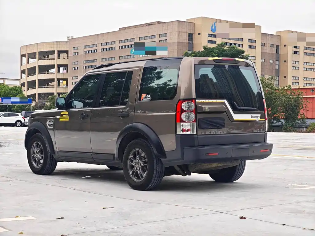 Land Rover Discovery 2010 — фото 10