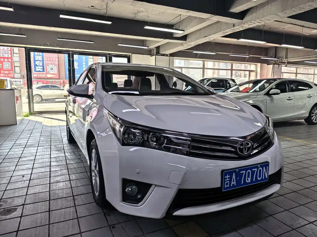 Toyota Corolla 2017 — фото 3