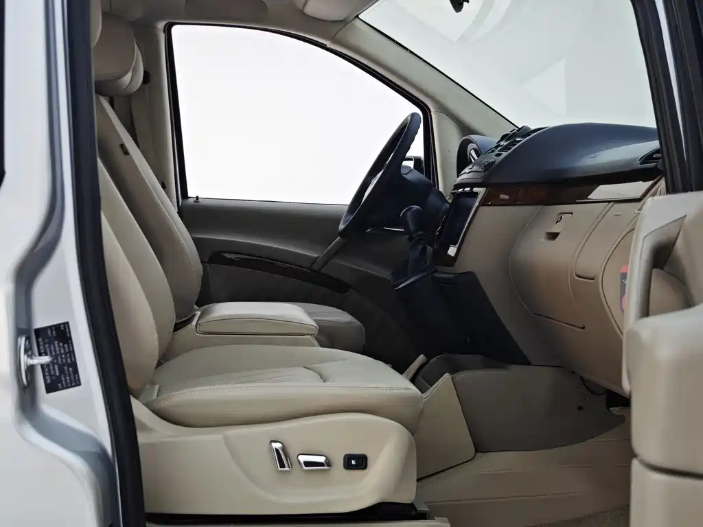 Mercedes-Benz Viano 2015 — фото 10