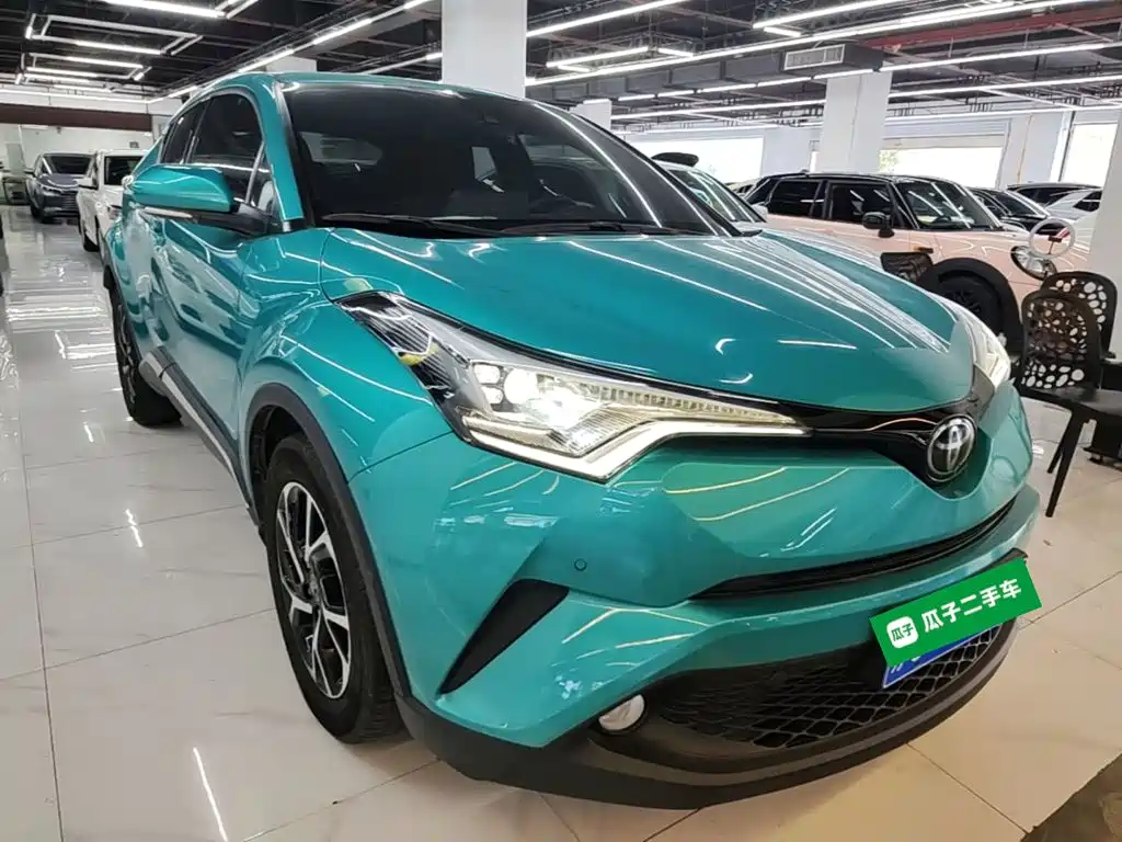 Toyota C-HR 2019 — фото 4