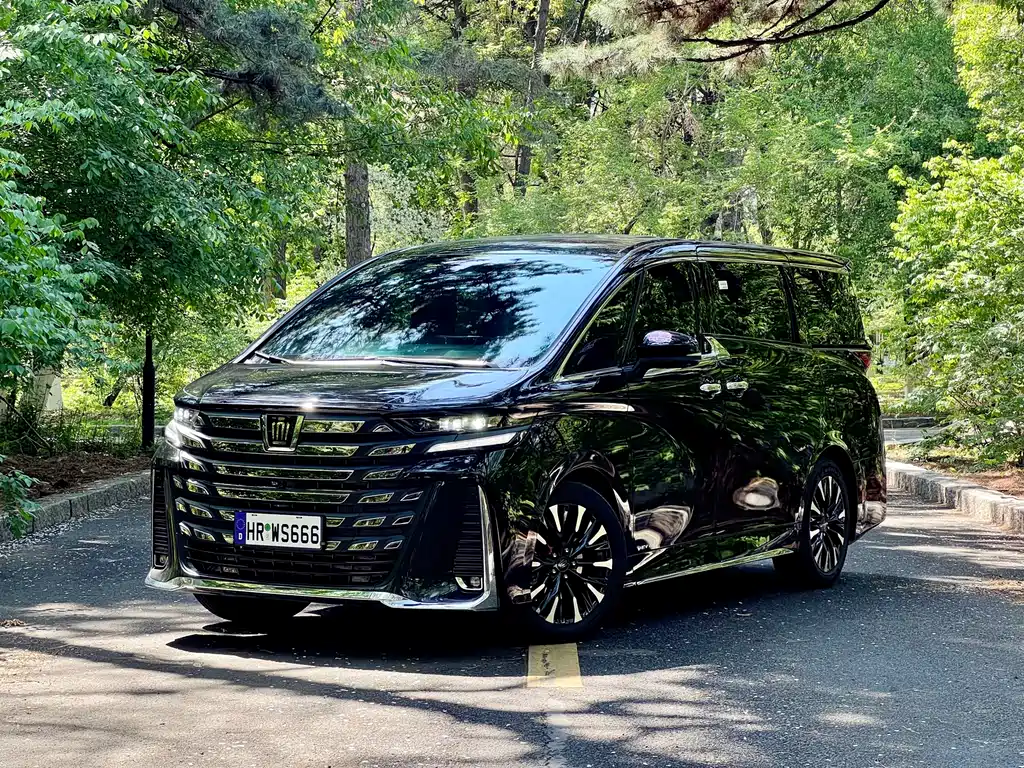 Toyota Vellfire 2025 — фото 1
