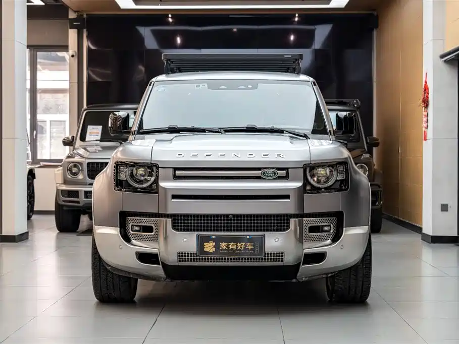 Land Rover Defender 2023 — фото 2