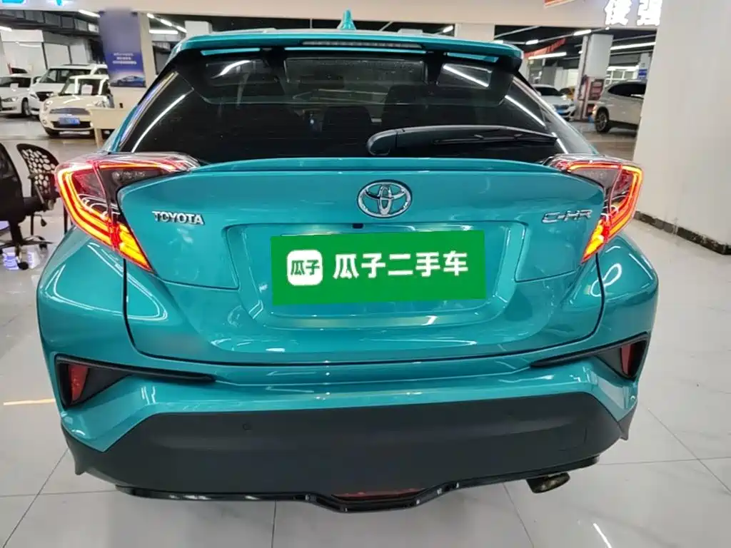 Toyota C-HR 2019 — фото 6