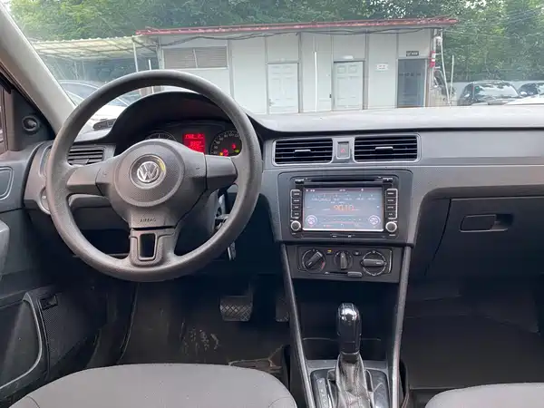 Volkswagen Santana 2015