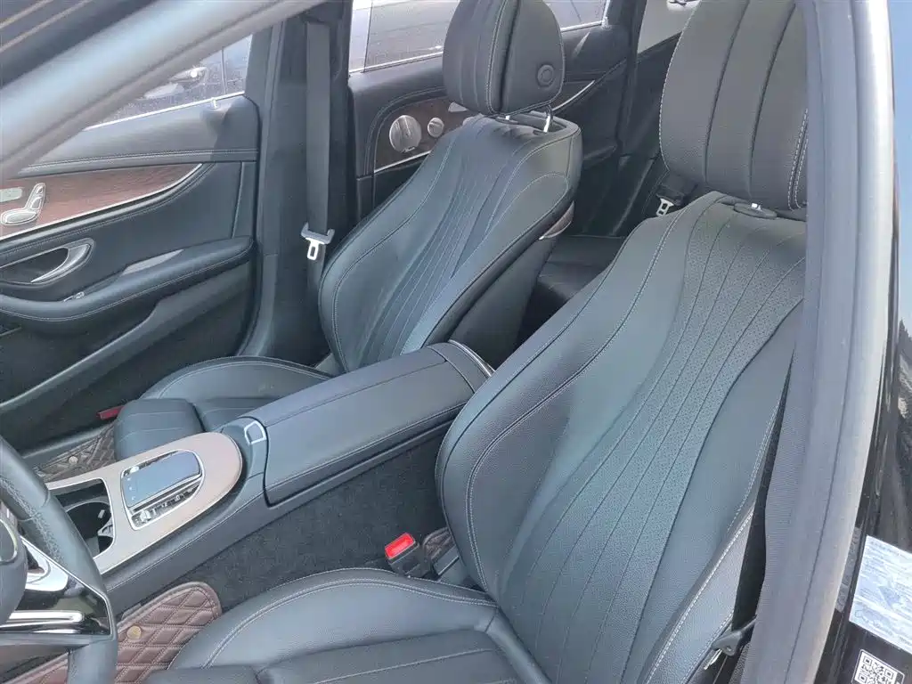 Mercedes-Benz E-Class 2022 — фото 10