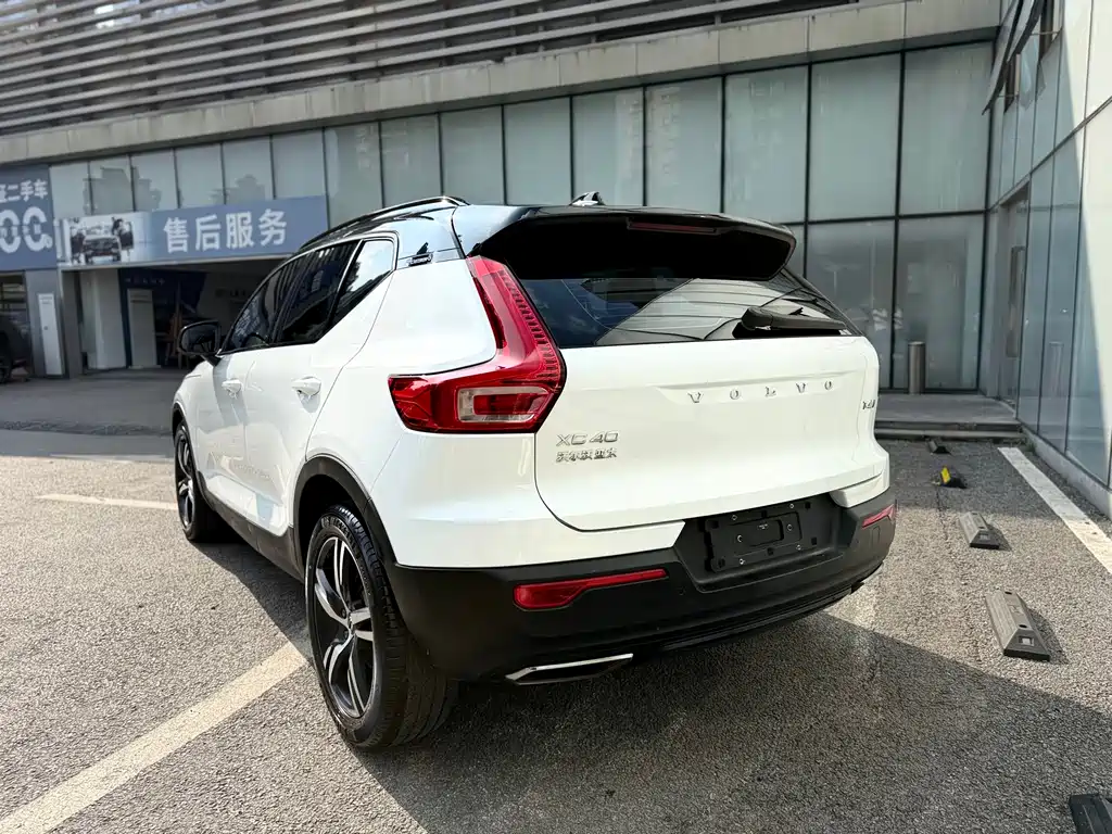 Volvo XC40 2020 — фото 7