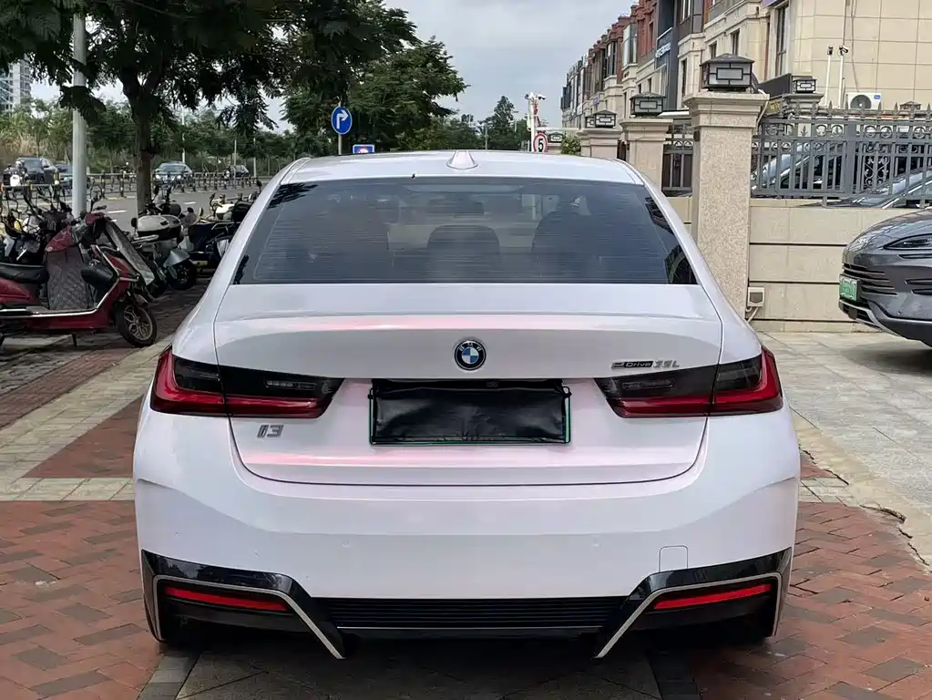 BMW i3 2023 — фото 17