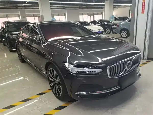 Volvo S90 2023