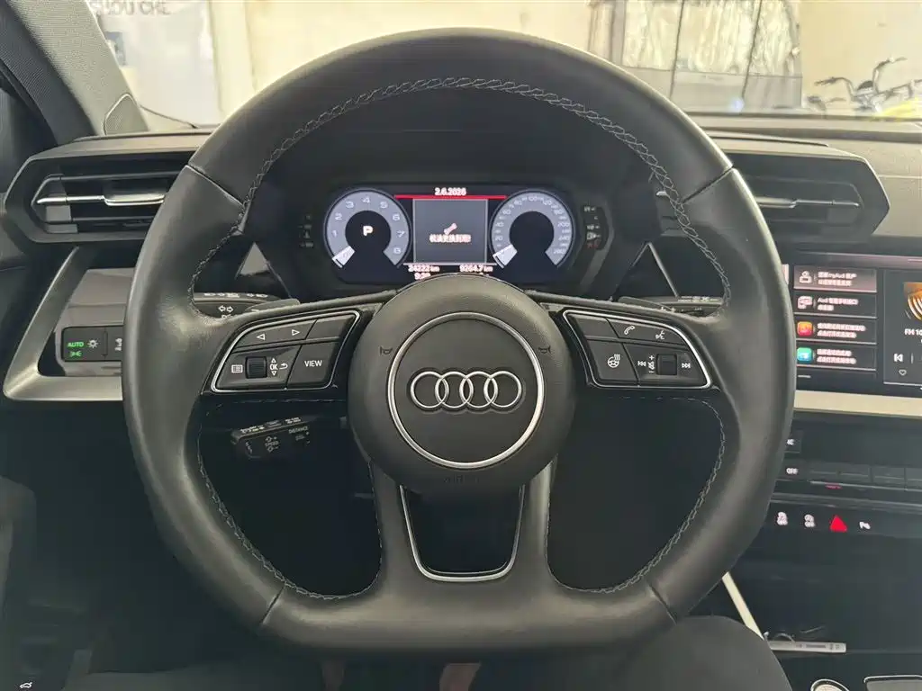 Audi A3 2023 — фото 10