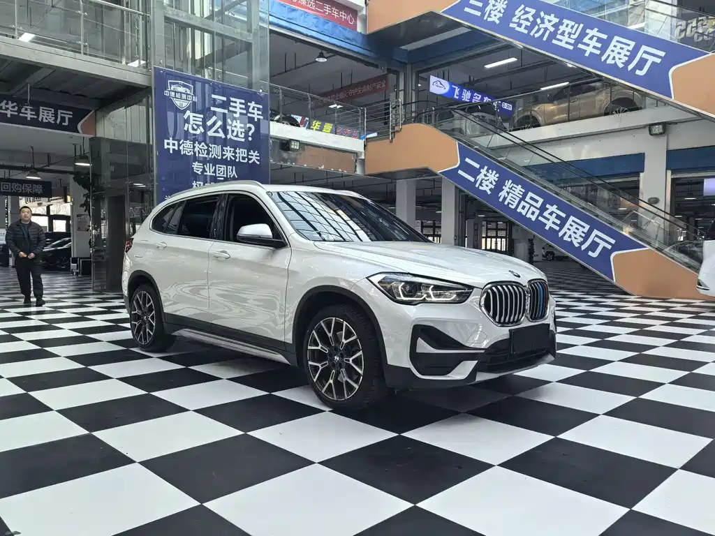 BMW X1 2022 — фото 3