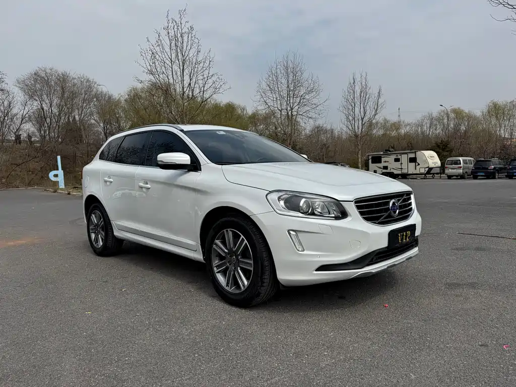 Volvo XC60 2017 — фото 3