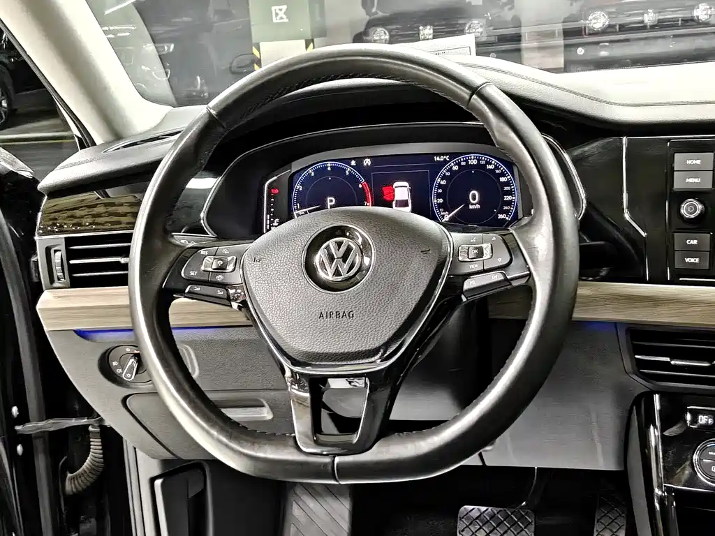 Volkswagen Passat 2019 — фото 11