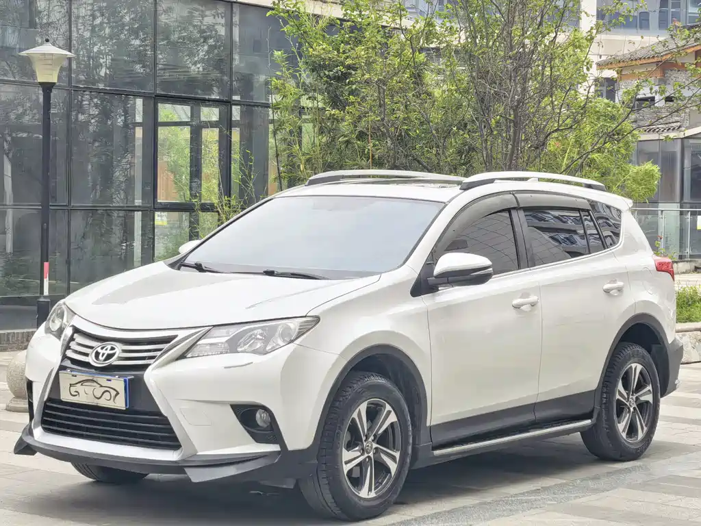 Toyota RAV4 2016 — фото 1