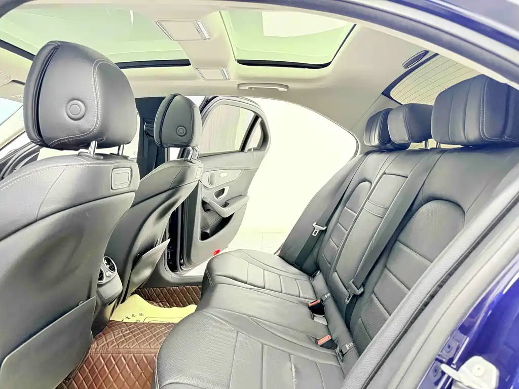 Mercedes-Benz C-Class 2018 — фото 9
