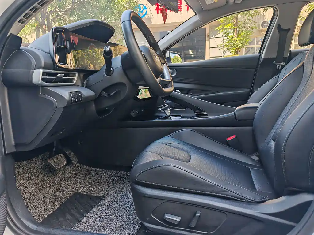 Hyundai Elantra 2022