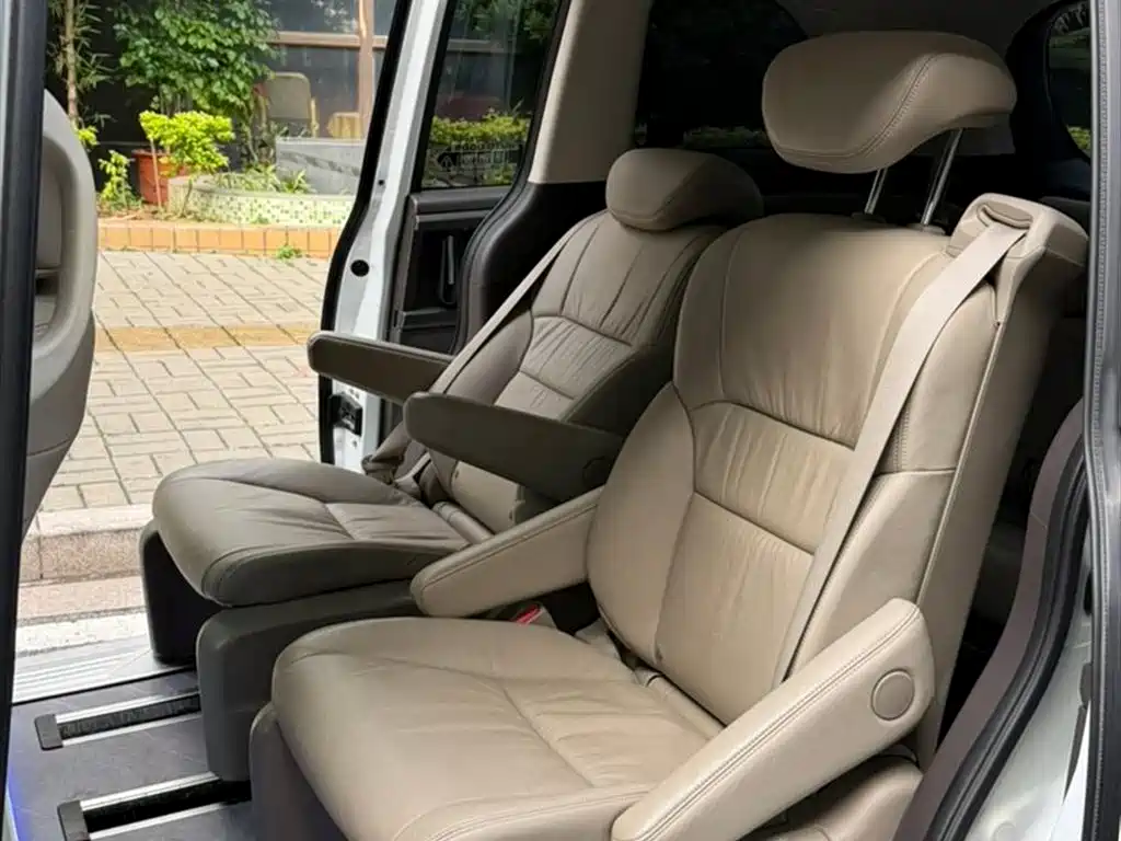 Honda Odyssey 2015 — фото 4