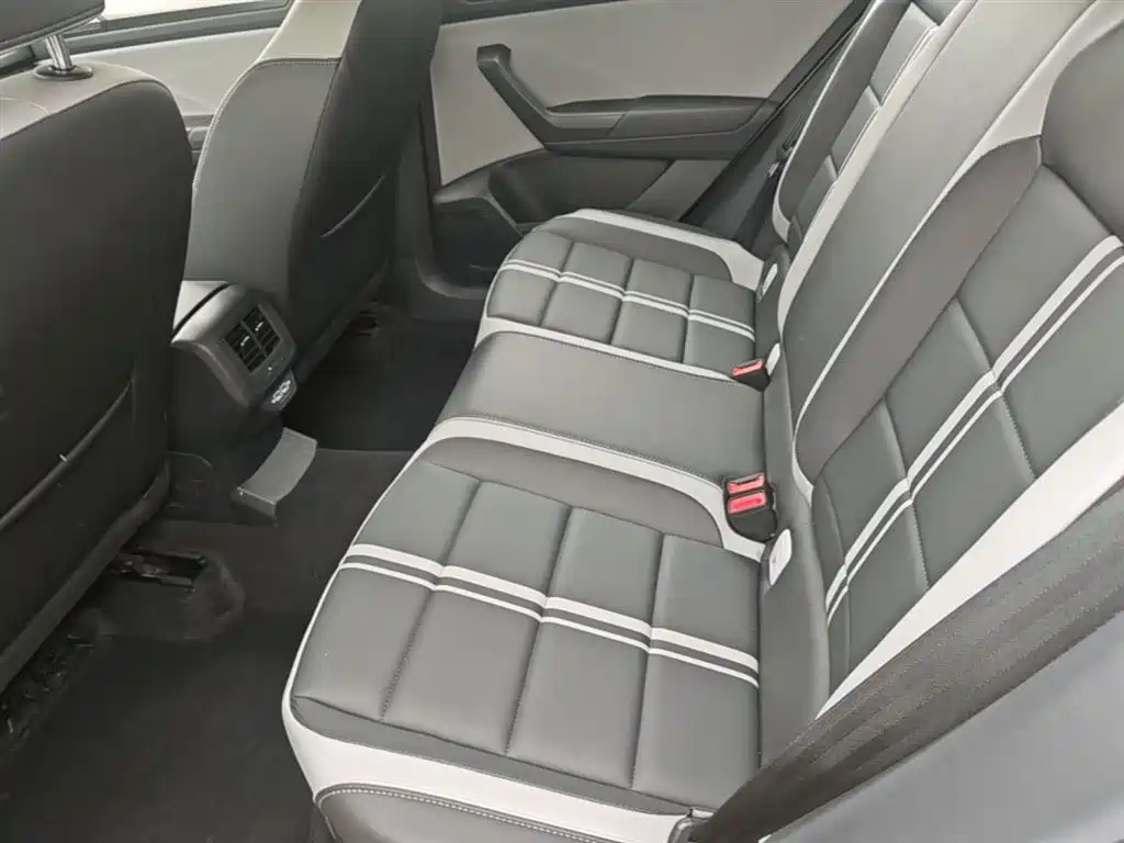 Volkswagen T-Roc 2023 — фото 17