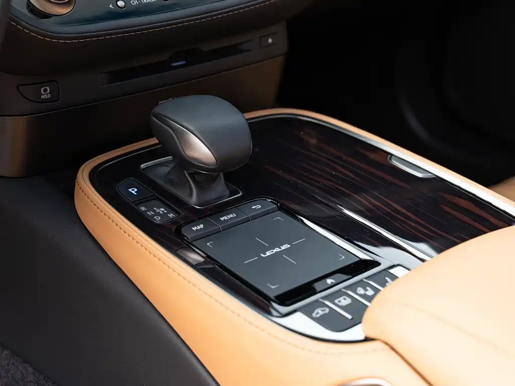 Lexus LS 2021 — фото 15