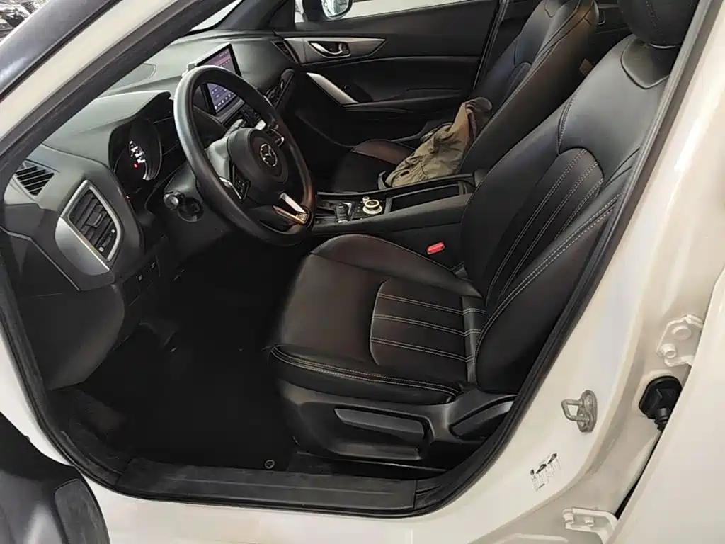 Mazda CX-4 2019 — фото 15