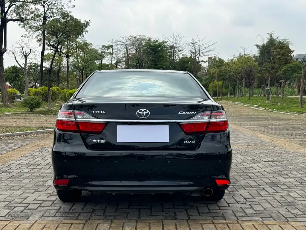 Toyota Camry 2017 — фото 14