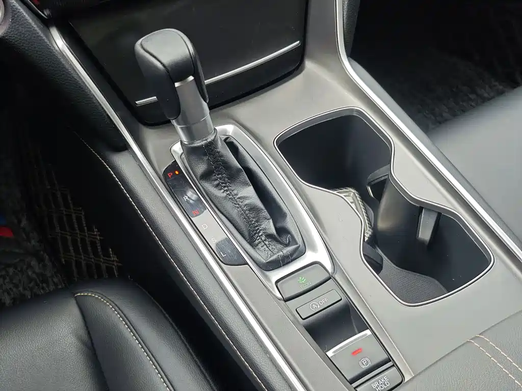 Honda Accord 2023 — фото 19