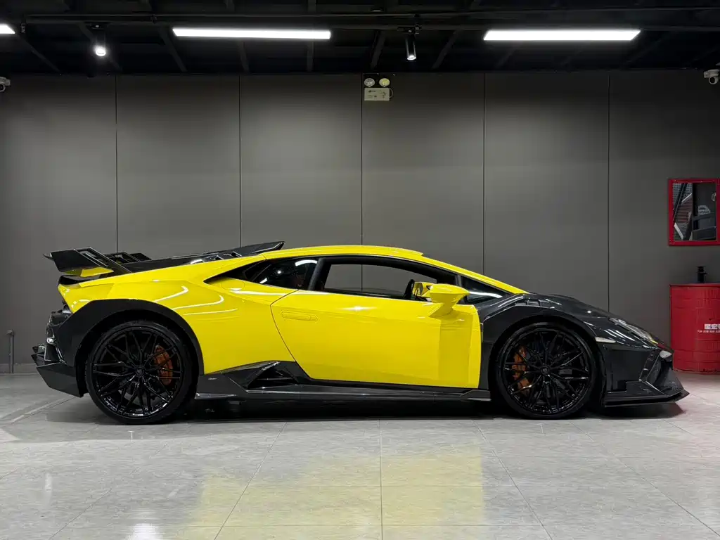 Lamborghini Huracan 2015 — фото 10