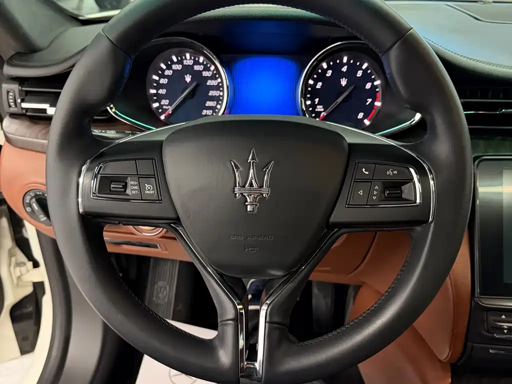 Maserati Quattroporte 2013 — фото 19