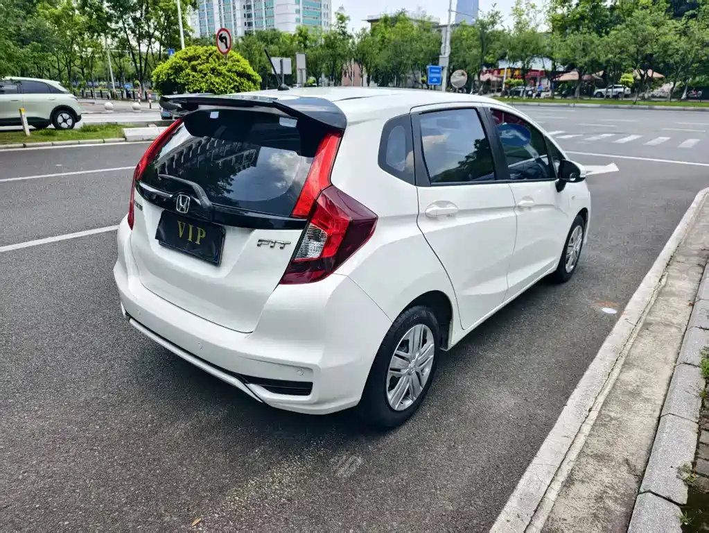 Honda Fit 2018 — фото 8