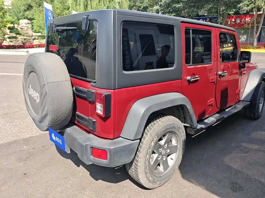 Jeep Wrangler 2012 — фото 3