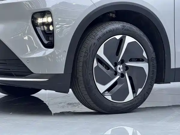NIO ES8 2023