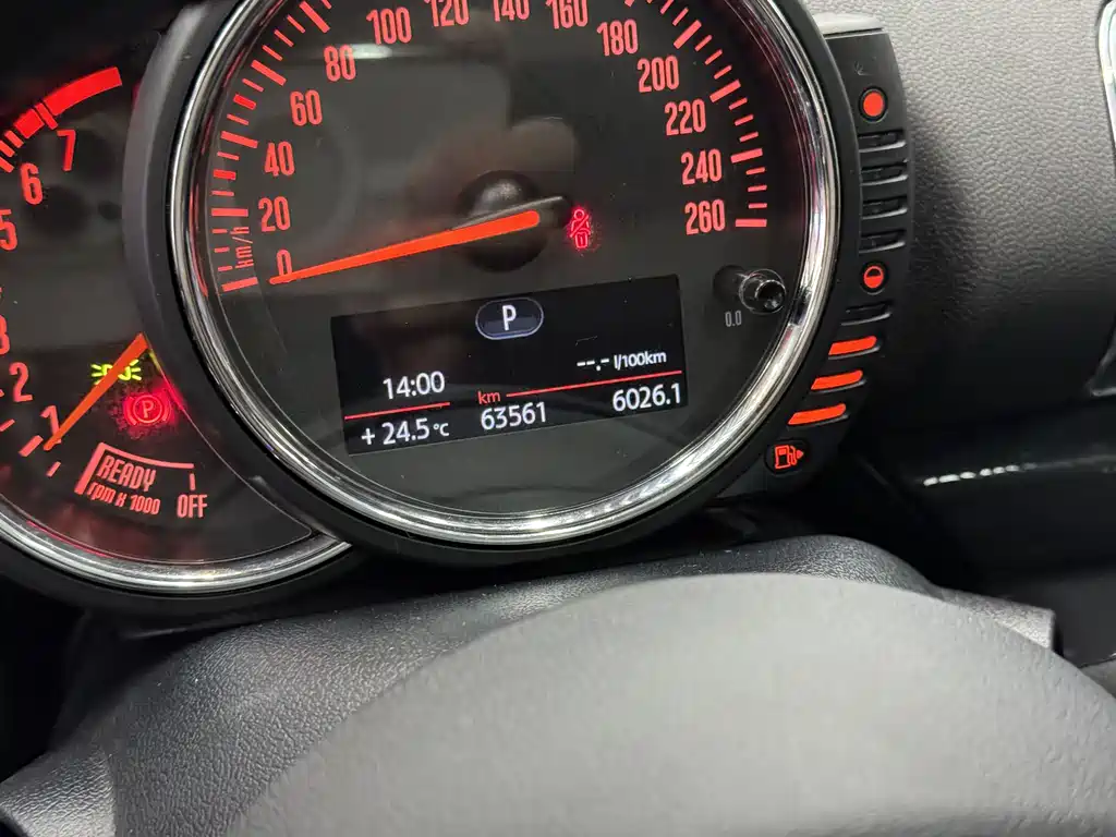 MINI Clubman 2017 — фото 16