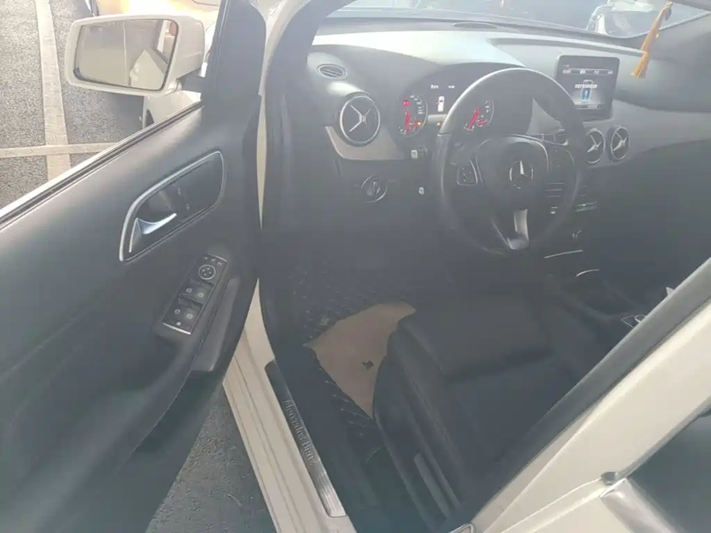 Mercedes-Benz B-Class 2019 — фото 16