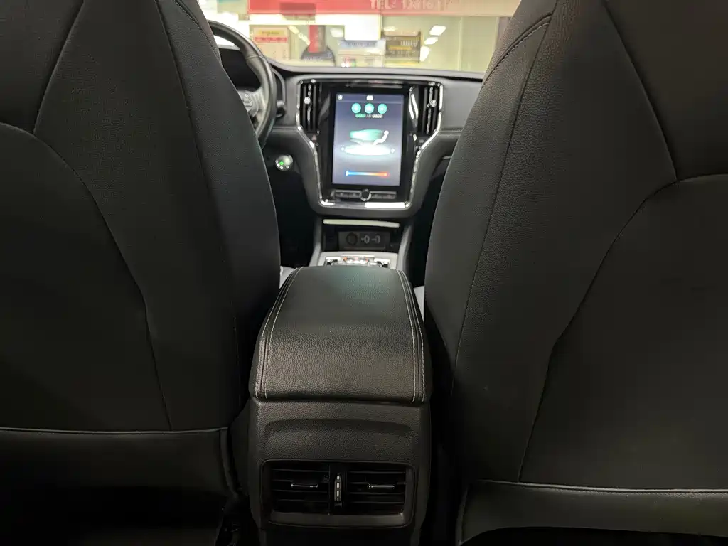 Roewe i6 New Energy 2018 — фото 33