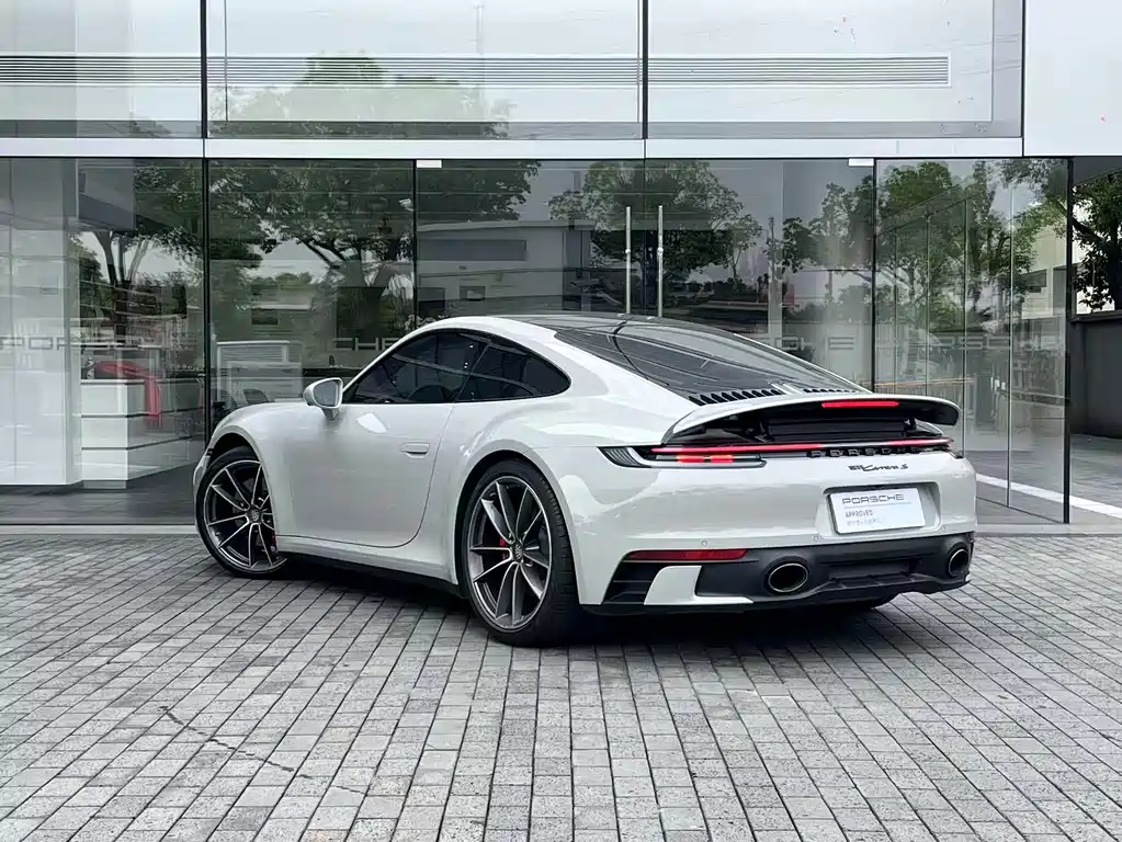 Porsche 911 2023 — фото 2