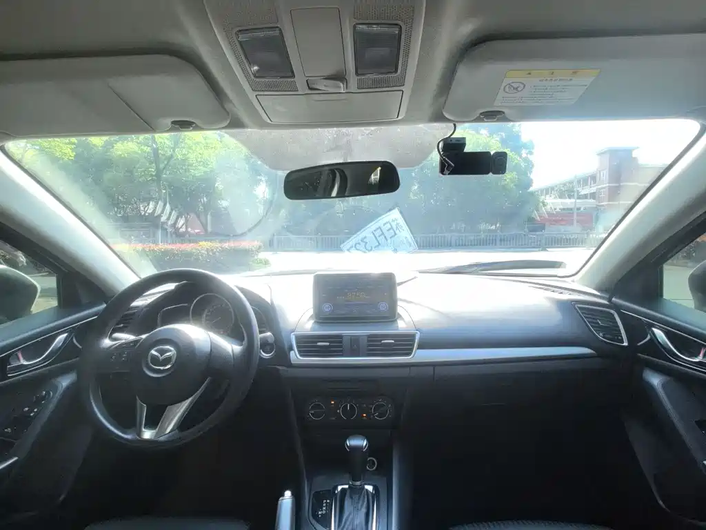 Mazda 3 Axela 2016 — фото 14