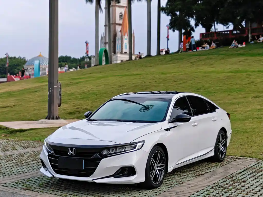Honda Accord 2022 — фото 1