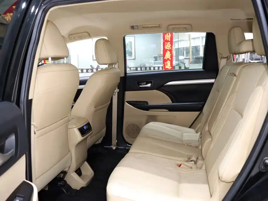 Toyota Highlander 2021 — фото 11