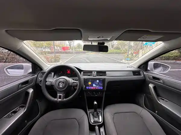 Volkswagen Santana 2015
