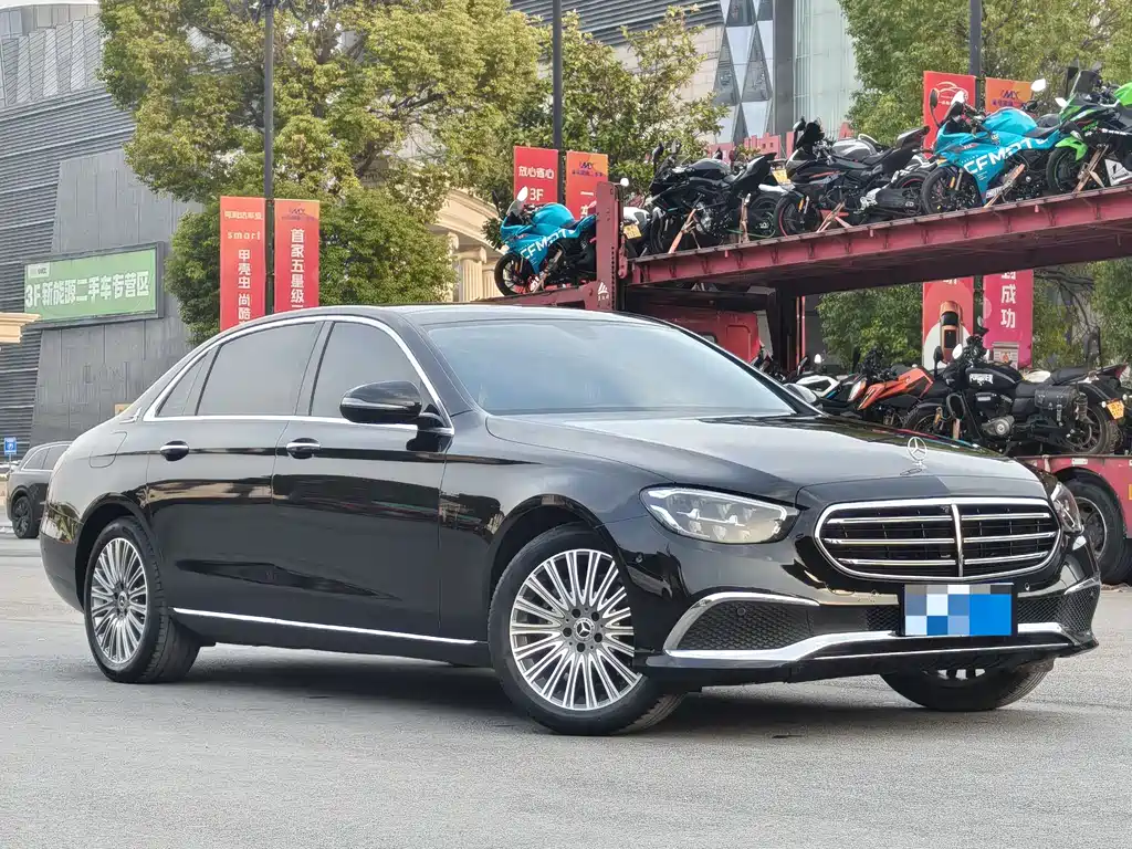 Mercedes-Benz E-Class 2023 — фото 5