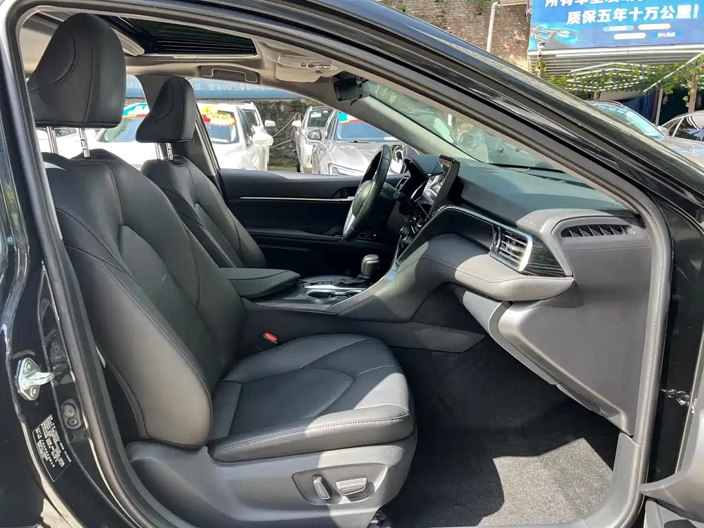 Toyota Camry 2024 — фото 10