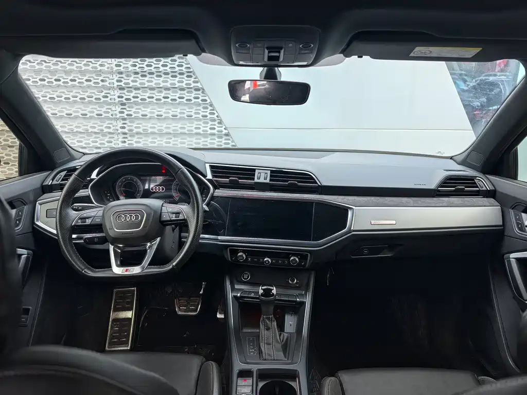Audi Q3 Sportback 2023 — фото 7