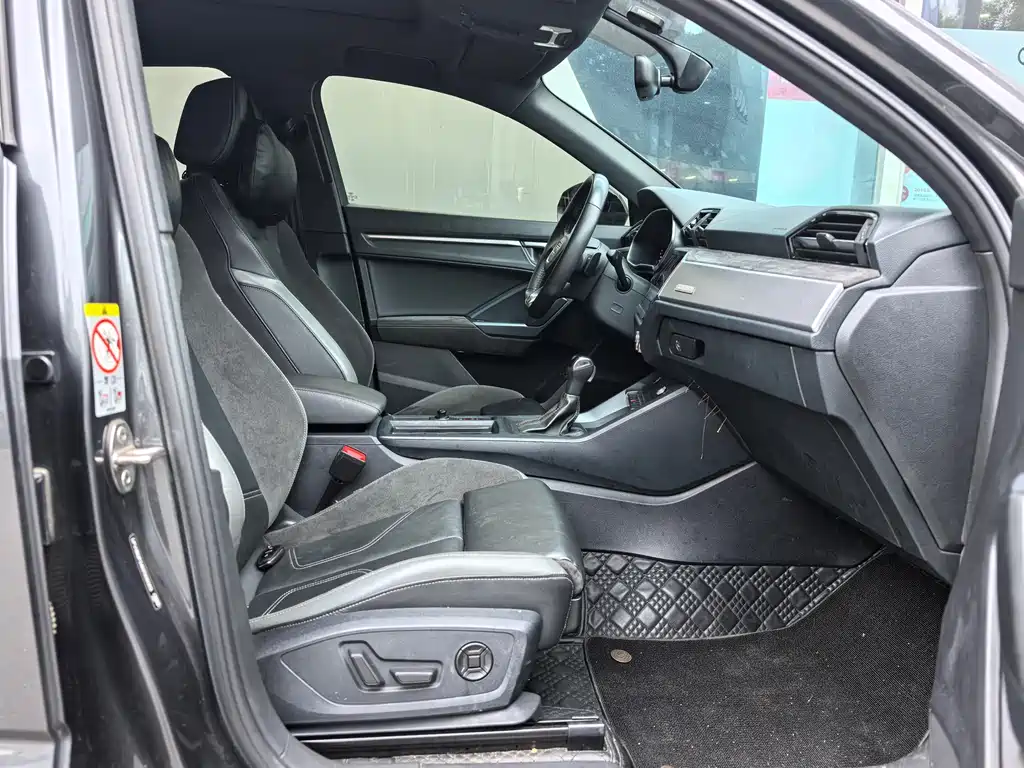 Audi Q3 Sportback 2023 — фото 13