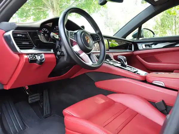 Porsche Panamera 2019
