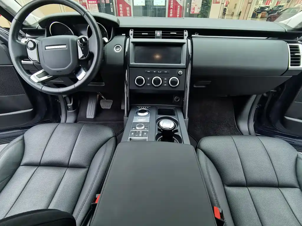 Land Rover Discovery 2019 — фото 9