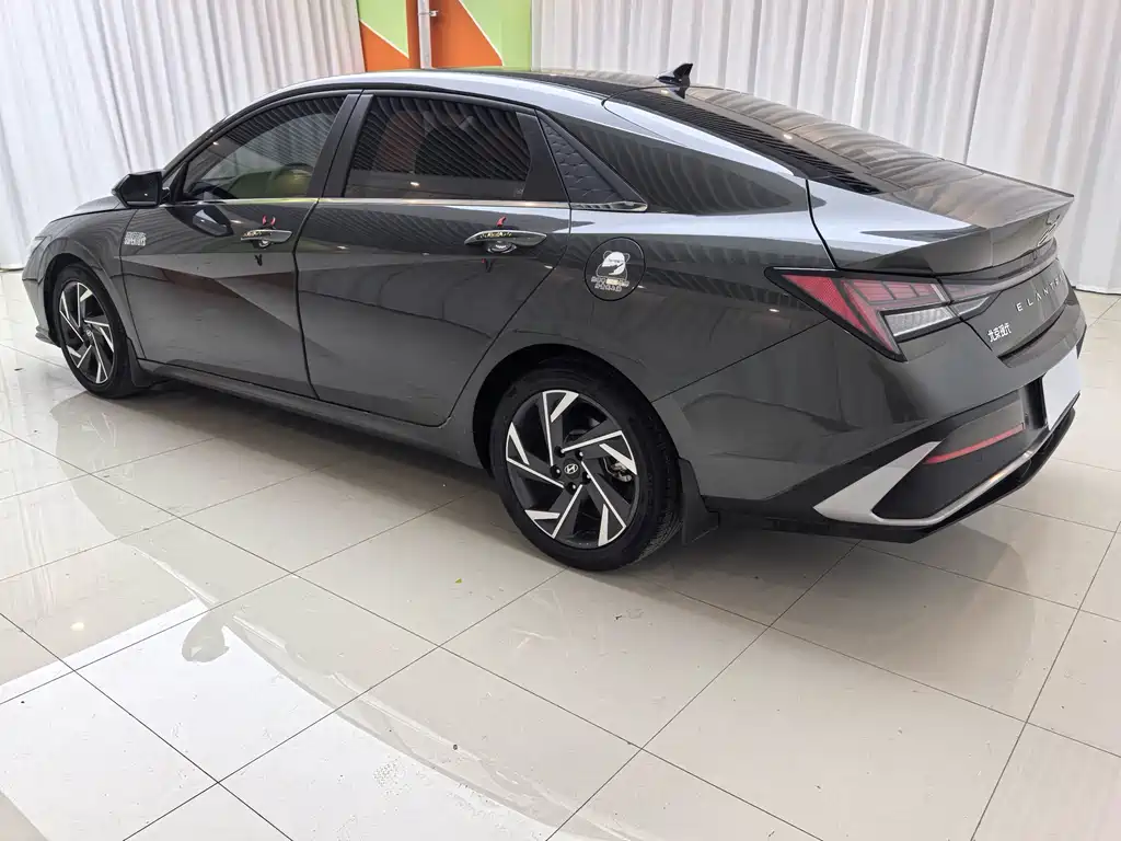 Hyundai Elantra 2023